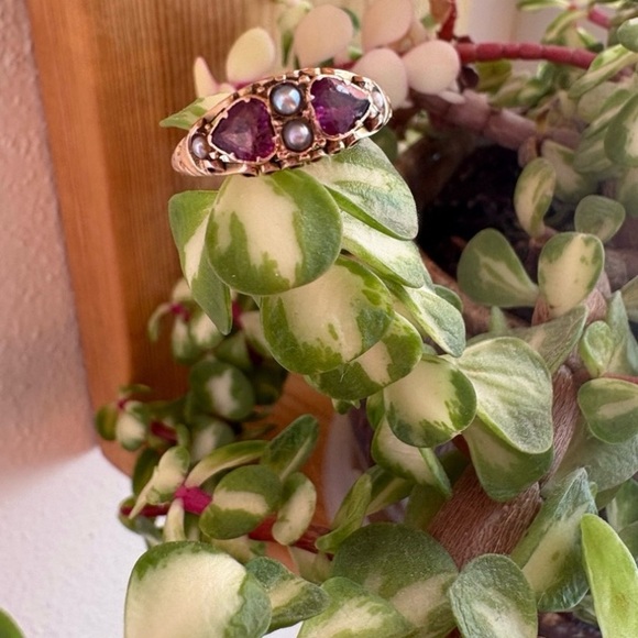 Antique Gold Ring - Picture 2 of 6